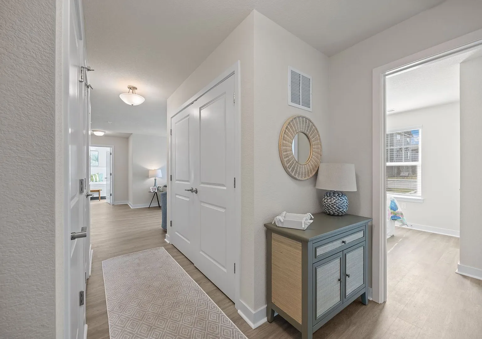 Harbor Village Apartments — Photo 3