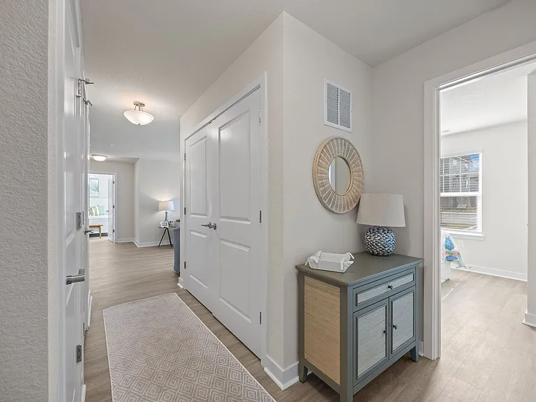 Harbor Village Apartments — Photo 16