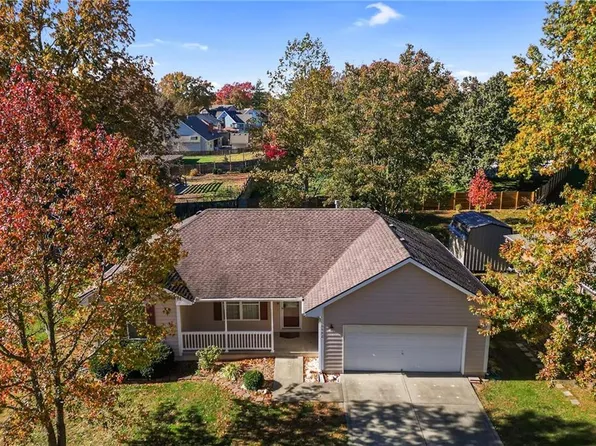 2002 Joy St, Excelsior Springs, MO 64024