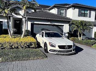 7345 Rockefeller Dr, Naples, FL 34119