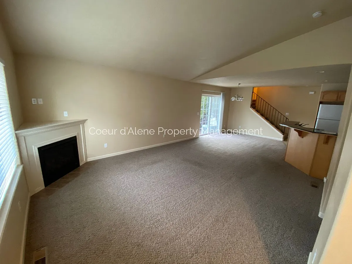 Building Photo - 1101 N Forsythia Cir