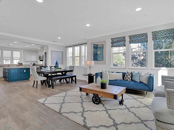 3rd image of 6738 S Mariposa Ln
