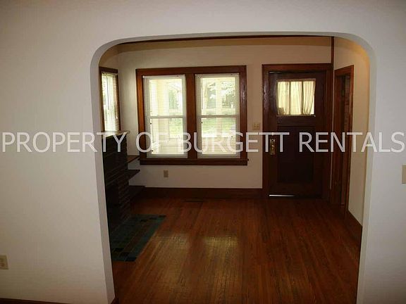 3rd image of 417 Evergreen St