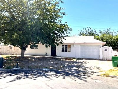 1216 W Newgrove St, Lancaster, CA, 93534