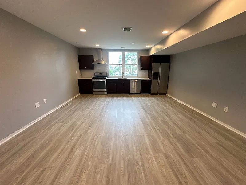 Building Photo - 811 N Franklin St #301