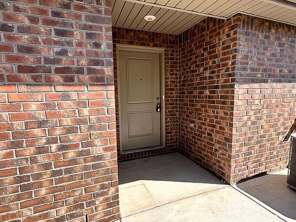 2nd image of 2110 N Avenue J #B