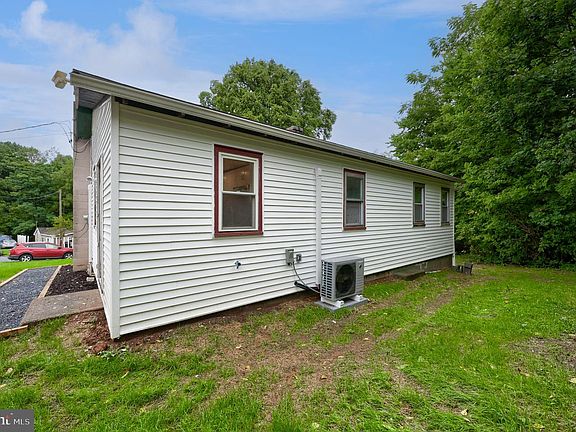 4th image of 4 Elm Dr