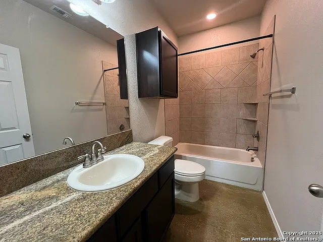 327 Oelkers Dr #B — Photo 20