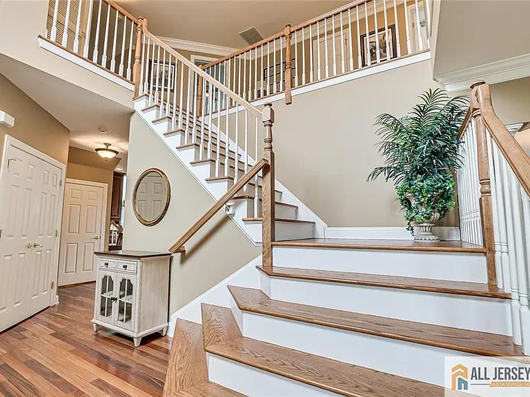 5 Erin Ct S — Photo 13