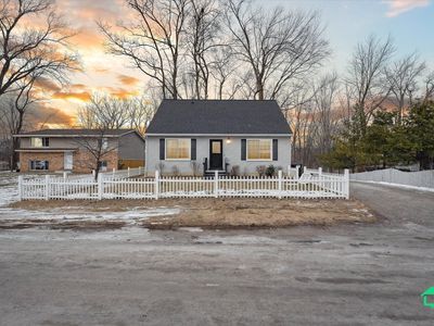 235 Glenmoor St, Whitmore Lake, MI, 48189