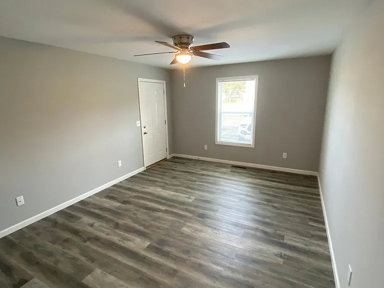 742 Ridgeview Dr — Photo 3