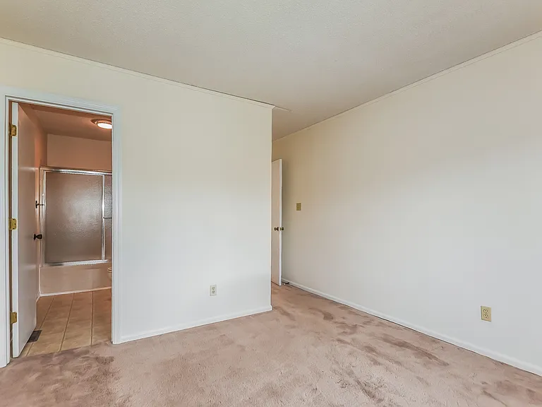 103 Deerlake Dr — Photo 11