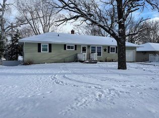 1216 N Burlington Ave, Fergus Falls, MN 56537