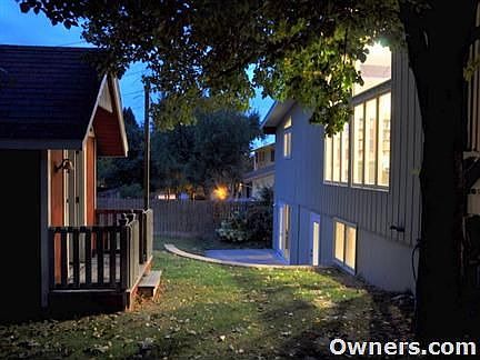 2nd image of 3003 Stanford Dr