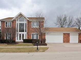 243 Bristol Ct, Deerfield, IL