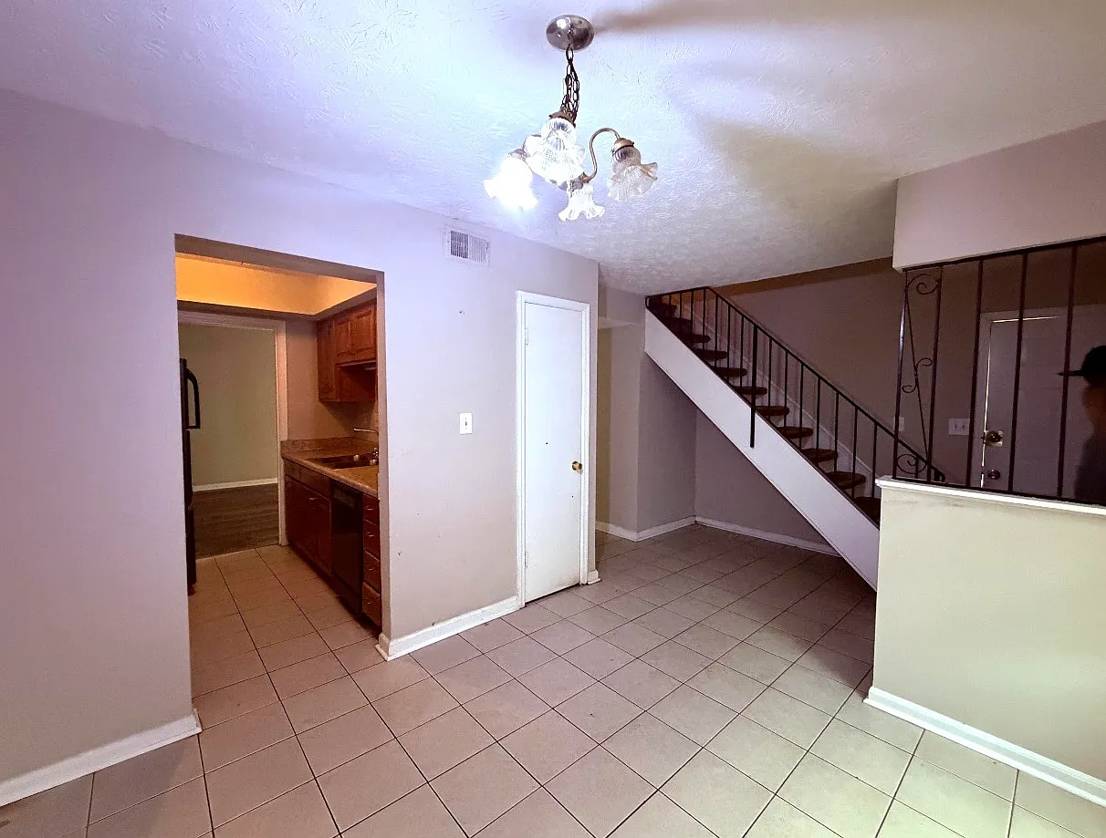 2 bed, 1.5 bath, 1152 sqft, $1,450 — Photo 3