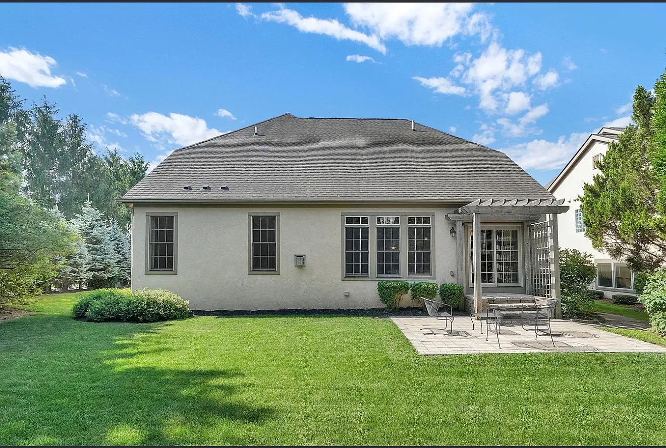 4 bed, 3700 sqft, $4,850 — Photo 2