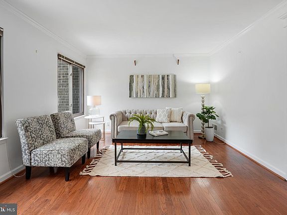 4th image of 2471 Glengyle Dr