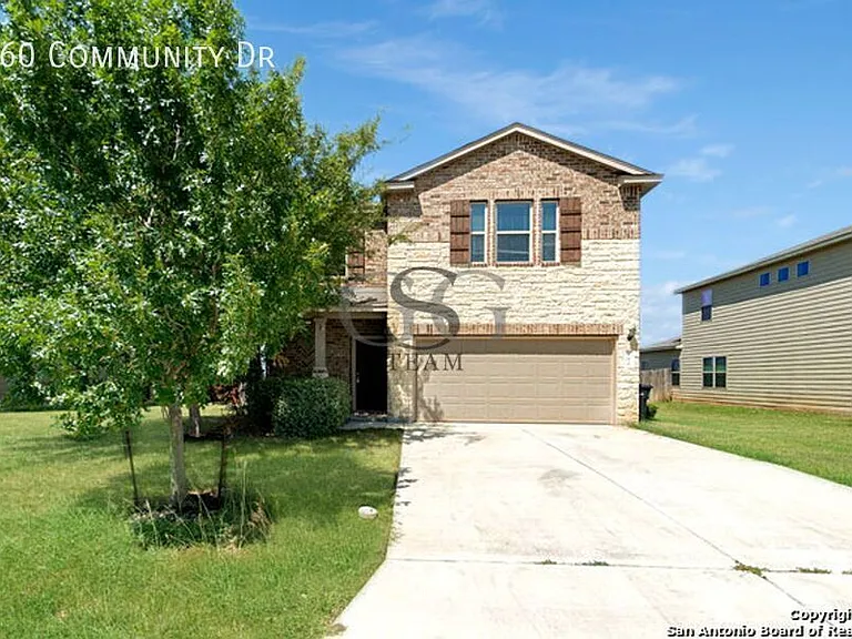 660 Community Dr — Photo 1