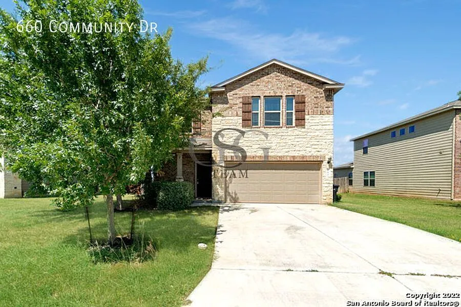 660 Community Dr