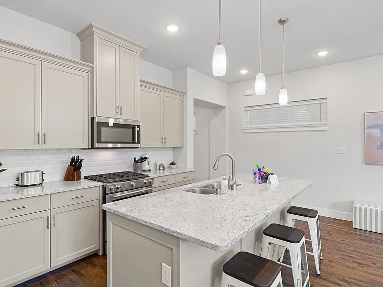 7848 Minglewood Ln — Photo 9