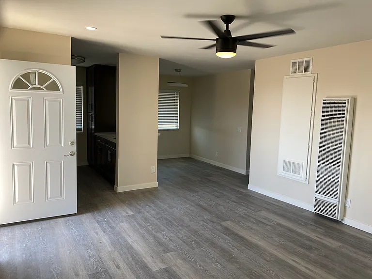 2813 Menlo Ave — Photo 6