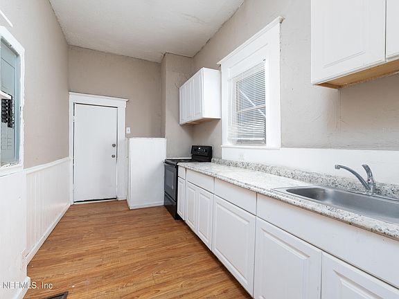 5th image of 1222 CLARK Street