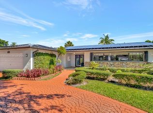 7253 Loch Ness Dr, Miami Lakes, FL 33014