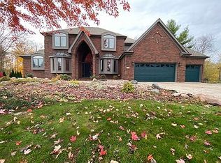 6020 Claremont Ct, Lansing, MI 48917