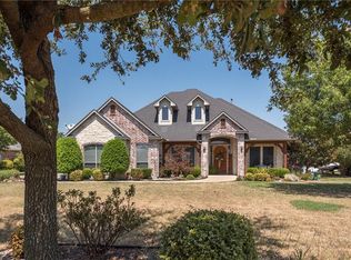 668 Brookbend Ct, Waxahachie, TX 75165