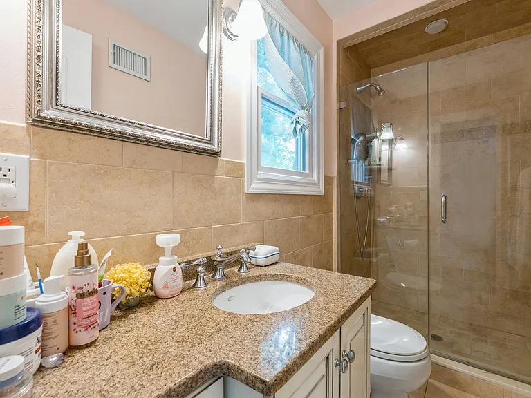 107 Hudson Ave #107 — Photo 14