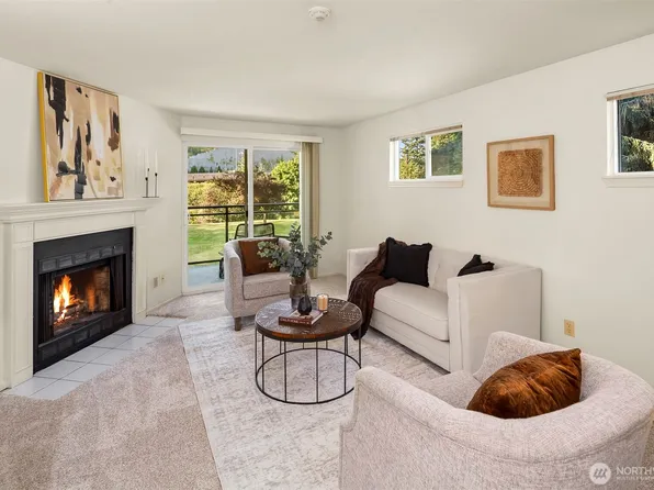 10838 E Riverside Drive #C203, Bothell, WA 98011