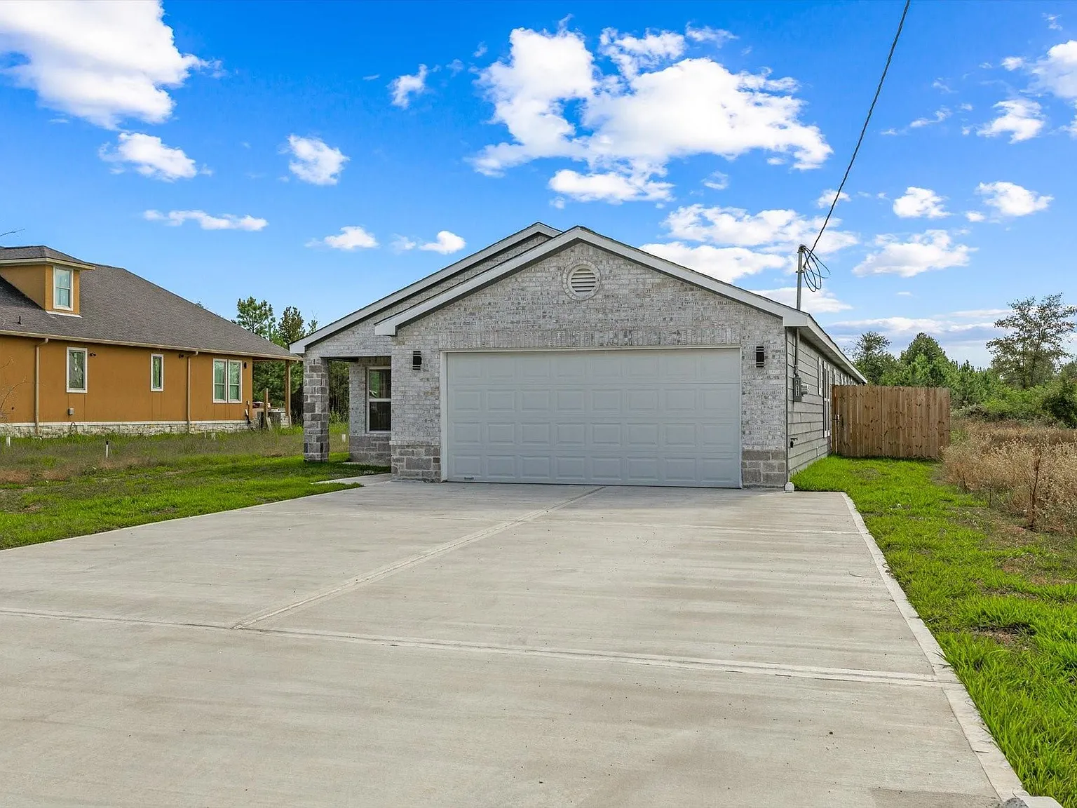 4 bed, 3.5 bath, 2764 sqft, $2,100 — Photo 4
