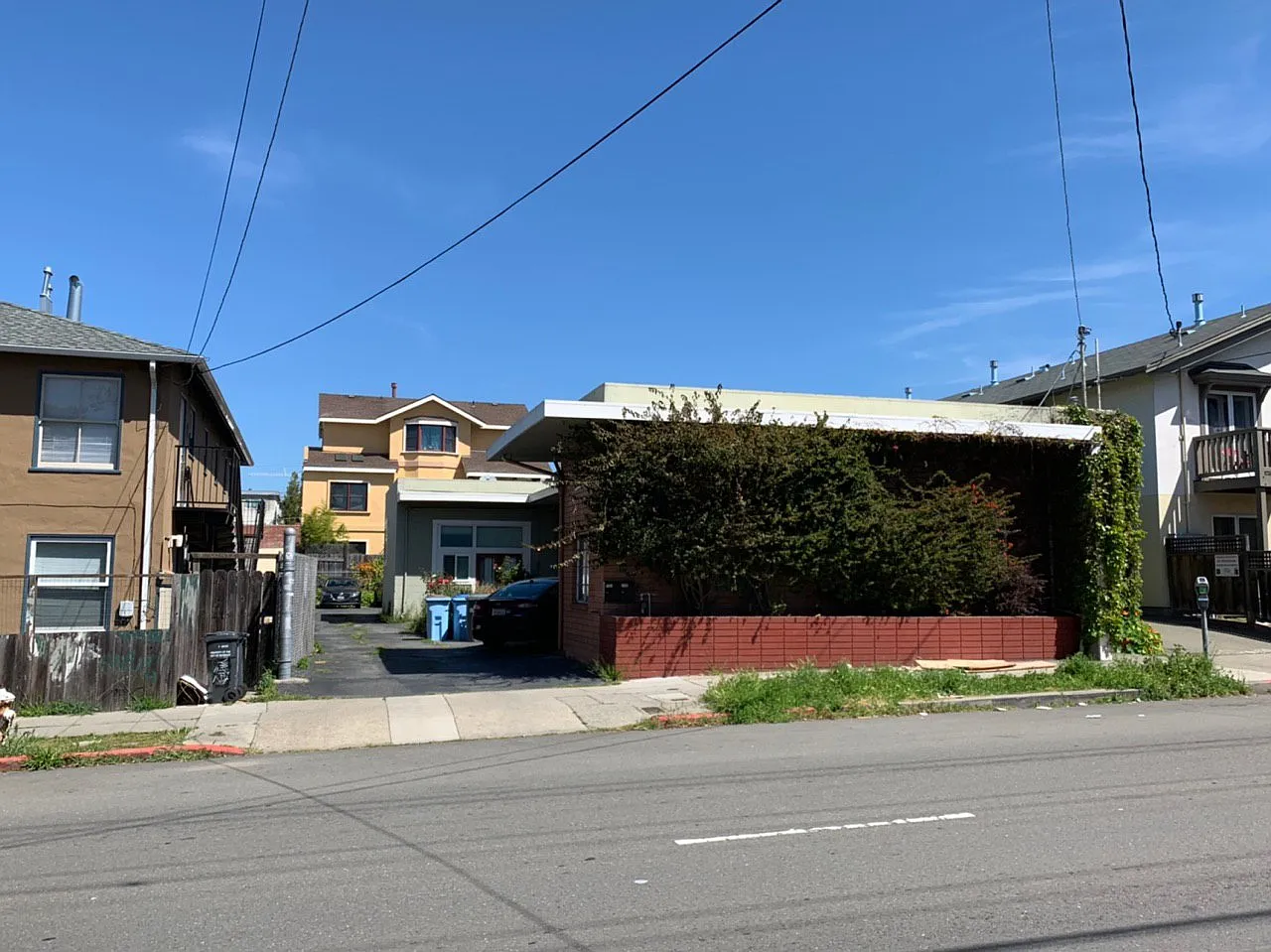 4 bed, $7,000 — Photo 1