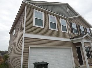 195 Hyrne Dr, Goose Creek, SC 29445