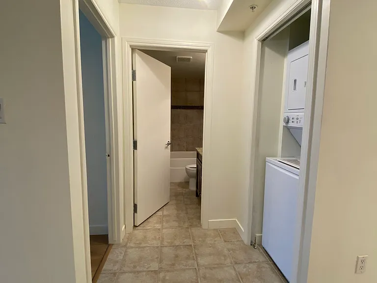 790 Kingsmere Cres SW #109 — Photo 3