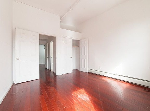 2nd image of 217 Montrose Ave APT 3