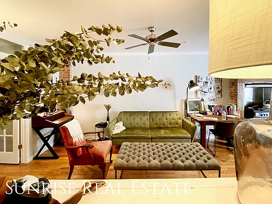 Rented by Sunrise Real Estate | media 9