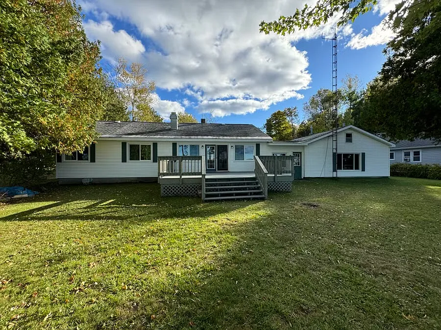 Gougeon Lake House — Photo 3
