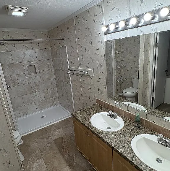 Master bath room with walk in shower