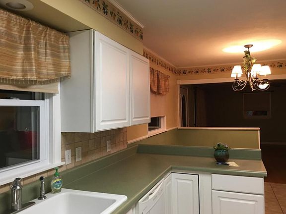 4th image of 118 Harrison Dr #1