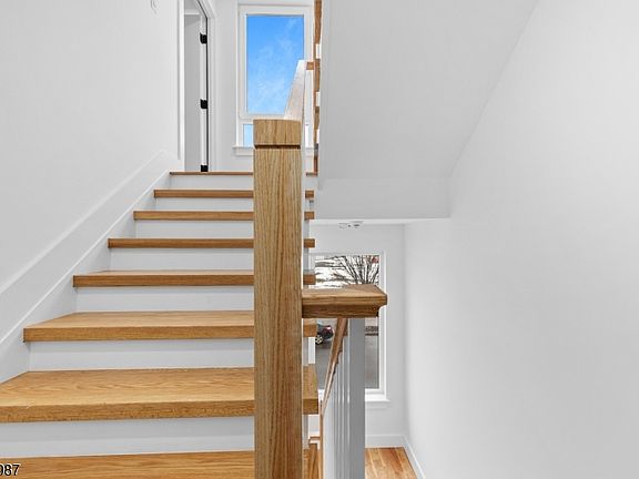 4th image of 37 S 7th St #3