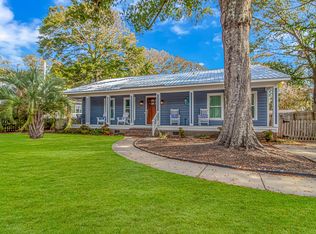 108 Paula Cir, Oak Island, NC 28465