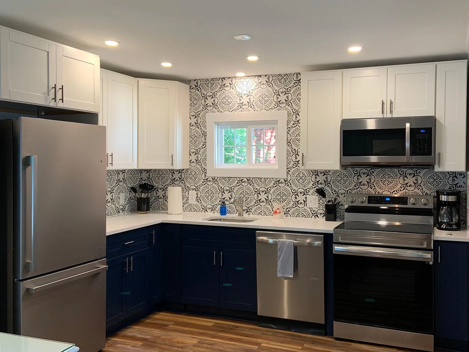 22 Maple St — Photo 3