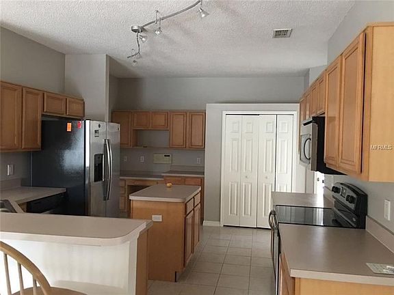 3rd image of 2000 Derby Glen Dr #1