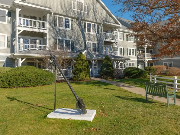 12 Meeting House Ln Unit 201, Scituate, MA 02066