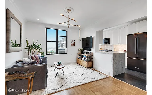 Sold by Douglas Elliman | media 15