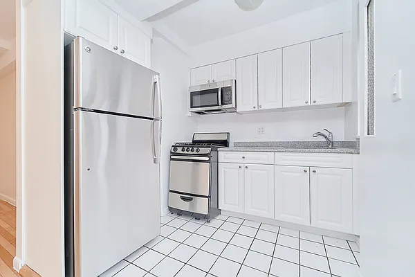 Rented by Living New York | media 13