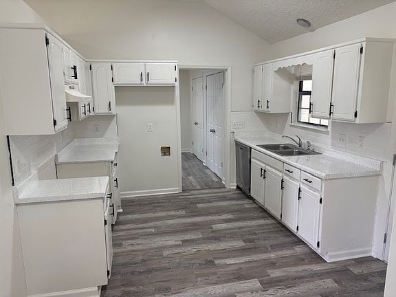 4th image of 108 Ruth Ln