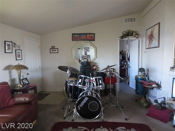 4th image of 3550 Gulf Shores Dr